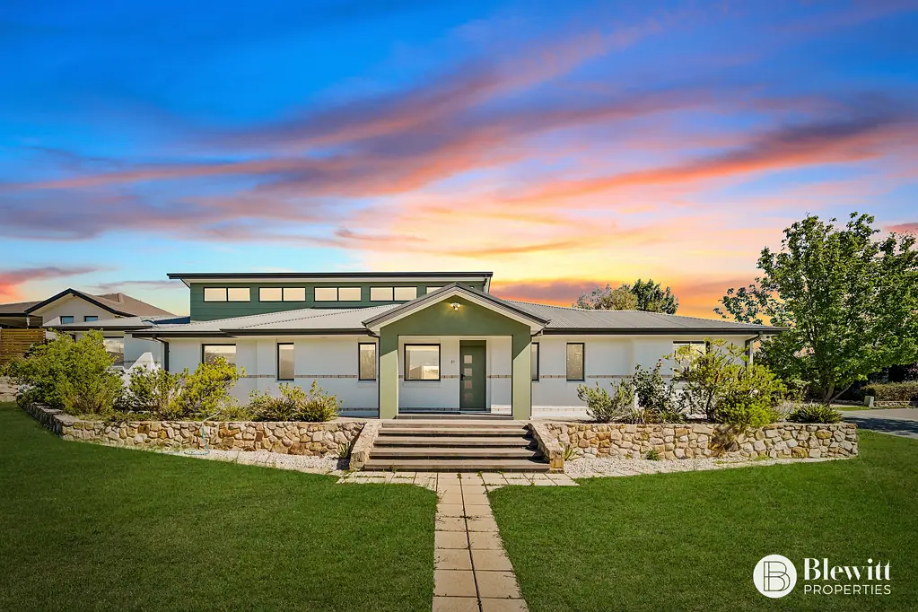 20 Donoghoe Crescent, Queanbeyan East, NSW 2620