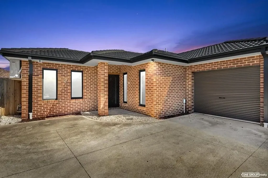 Beautiful Brick Home Within Walking Distance to Lalor Station