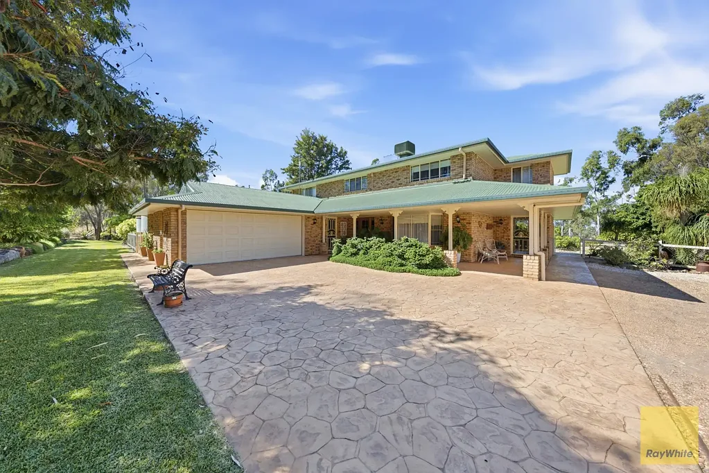 Emerald 5Kwarto STUNNING HOME ON 165 ACRES CLOSE TO TOWN