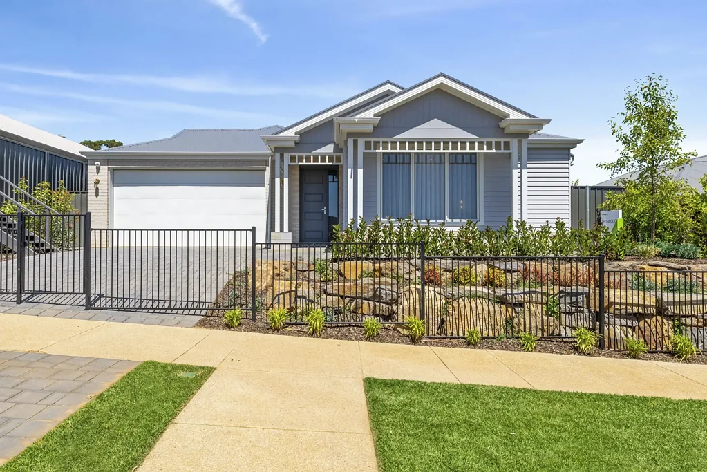 Mount Barker 4Phòng ngủ Step into Sophistication: Beautiful Rivergum Home Now Available in Aston Hills!