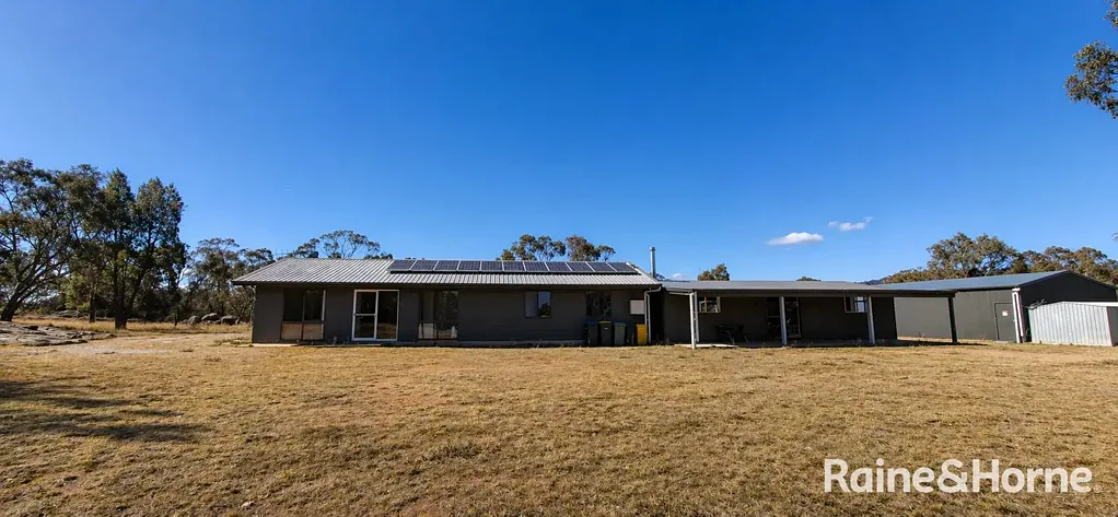 Country Living at its Best - 3 Bedroom Home with Separate Granny Flat