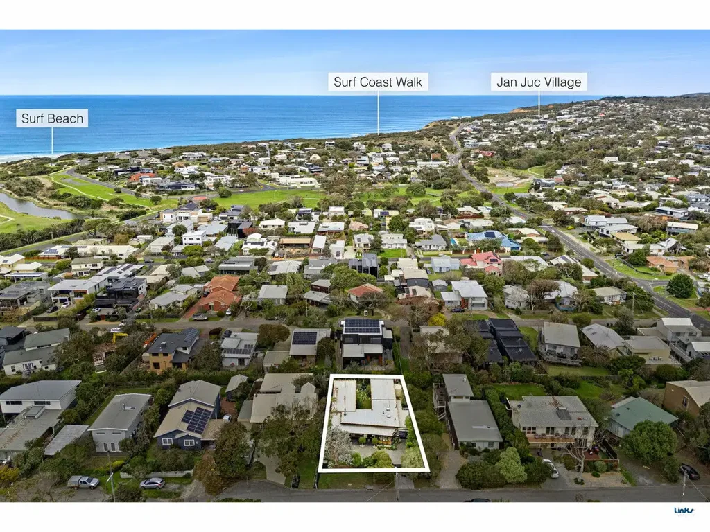 Jan Juc 4 Bedroom Architectural 70's Limestone Gem - Golden Grid Location with Ocean View