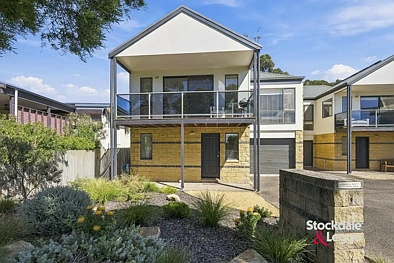 Inverloch 3ਬੈੱਡਰੂਮ Coastal Convenience Across Two Levels