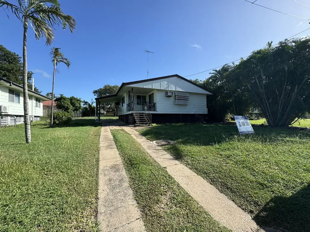Moura 3chambre Corporately Tenanted - approx annual income of $22,942.80