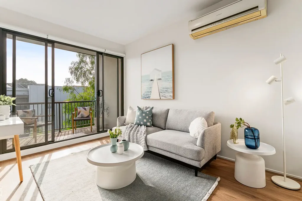 Kensington 1Moenga City-edge lifestyle opportunity.