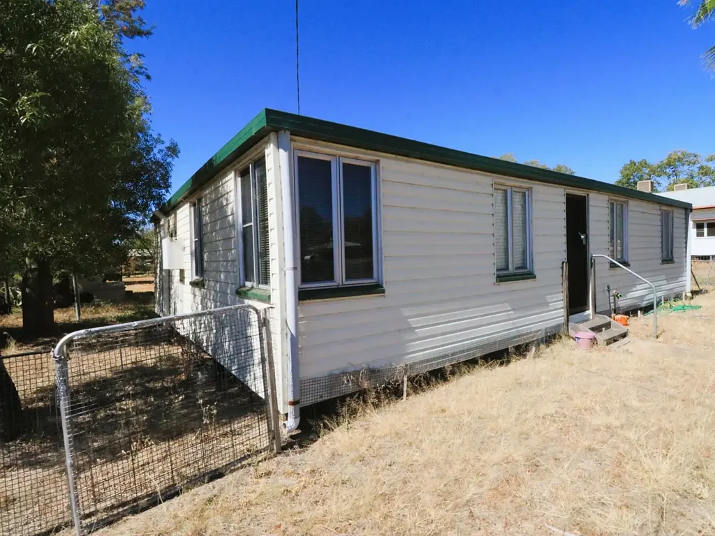 Mitchell 3Kwarto Easy Country Living with Furniture Included