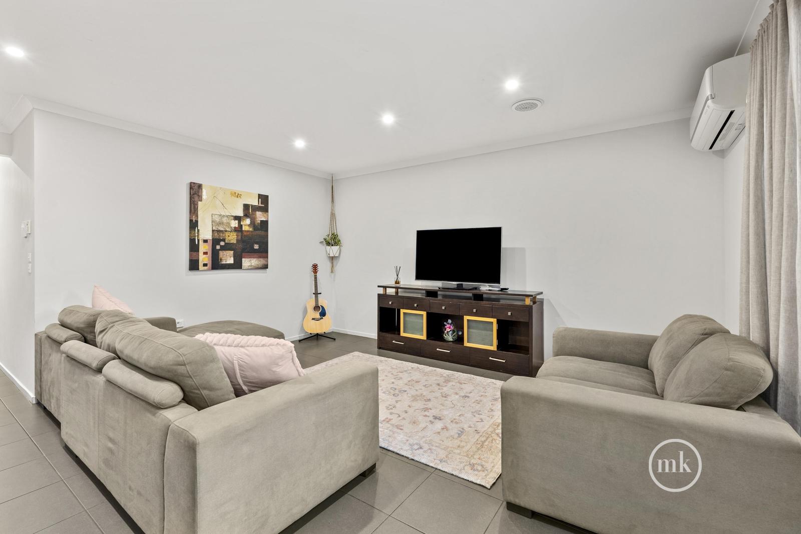 2 ROVE LANE, DOREEN VIC 3754, 0房, 0浴, House