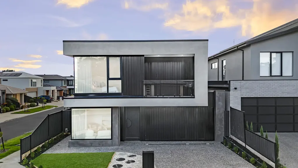 Greenvale 5Zimmer Architectural Excellence with Grand Family Proportions
