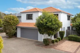 2/16-18 Gardendale Crescent, Burleigh Waters