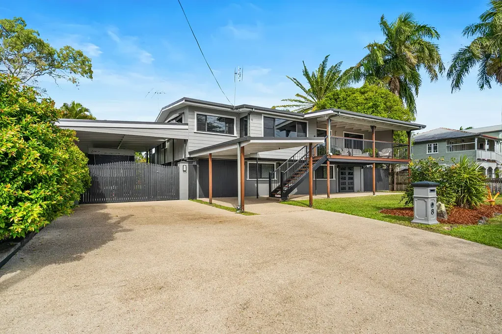 North Mackay 3chambre Beautifully Renovated on a Rare 1,012m² Allotment
