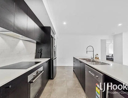 6 Blencoe Street, Yarrabilba, QLD 4207, 4房, 2浴, 整租独立别墅