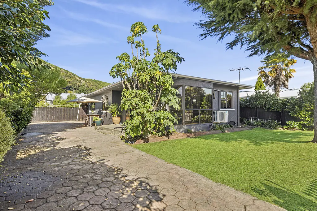 The Wood 3 Bedroom Perfect First Home or Investor Gem in The Wood