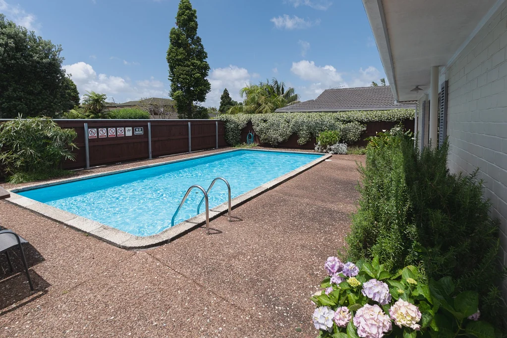 Cosy home plus a Pool!