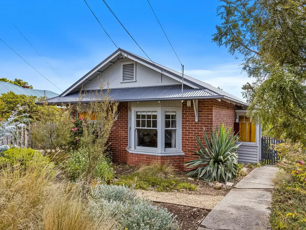 5 Harbroe Avenue, New Town, TAS 7008