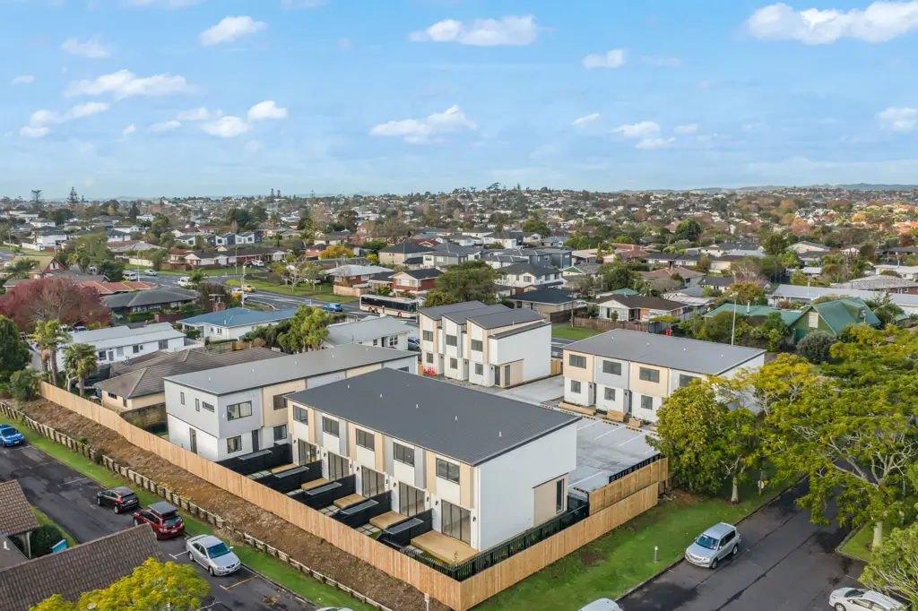 Botany Downs 2Phòng ngủ Spacious & New - 2 Ensuites + 2.5 Baths + Carpark!