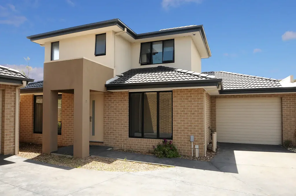 Modern Comfort & Coastal Convenience - 3 Bedroom Townhouse in Seaford