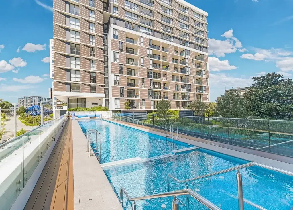 ONE BEDROOM WITH STUDY APARTMENT&Luxury&Spacious&Quiet