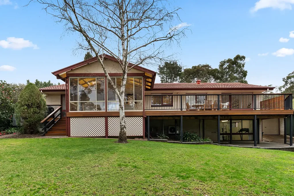 Belair 4房  An all-season entertainer showcasing treetop views from every window…