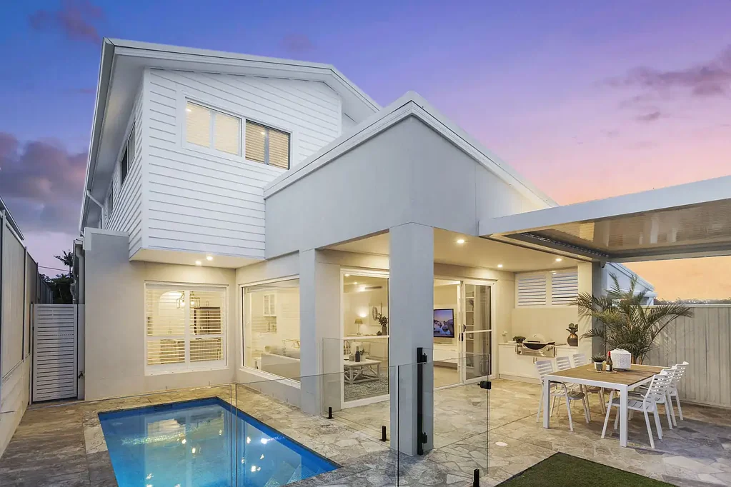 Caringbah South 4ਬੈੱਡਰੂਮ Coastal inspired resort style Luxury