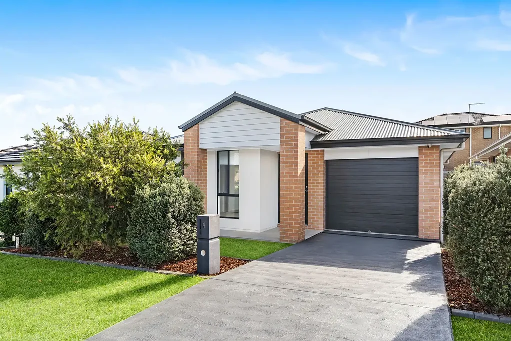 4 Cain Avenue, Gregory Hills, NSW 2557