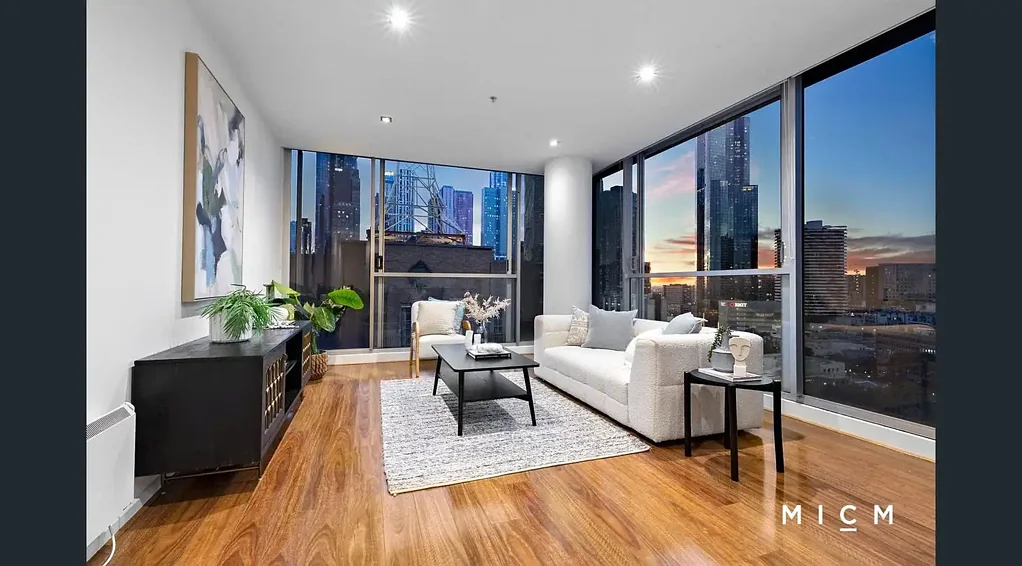 Luxury Living with Iconic Views in Melbourne’s Prestigious Paris End
