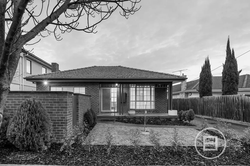 Strathmore 2房  Auction Saturday 19th September at 10:30am
