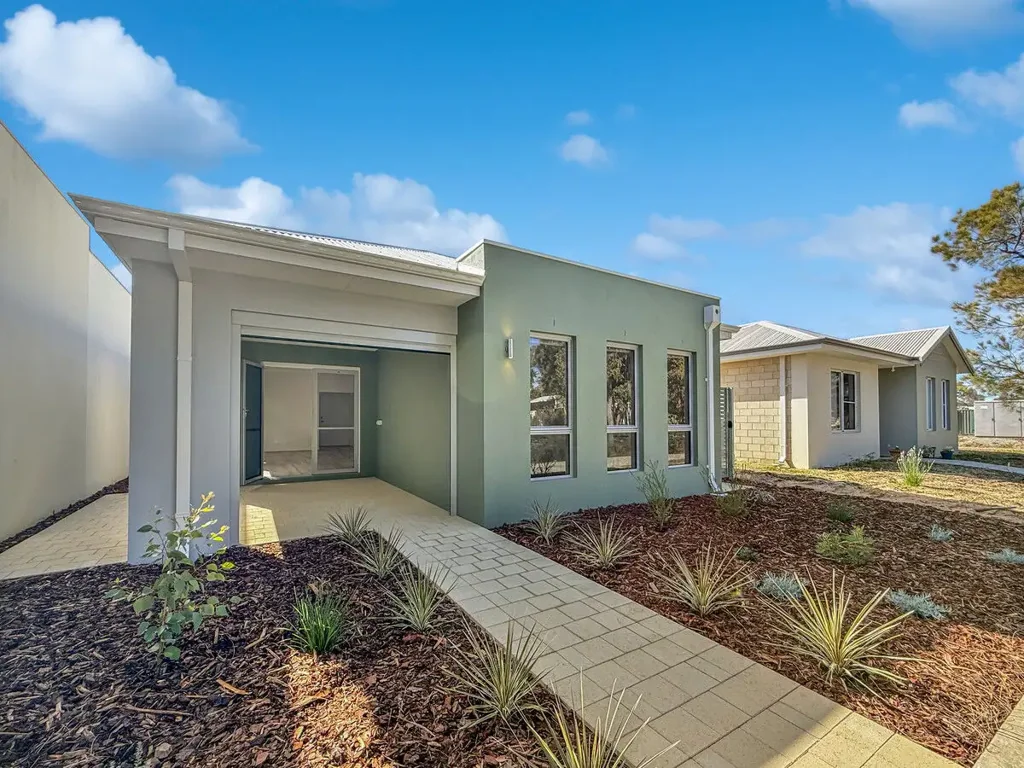 **Brand New 2x2 Home in Coodanup – Move Straight In!**