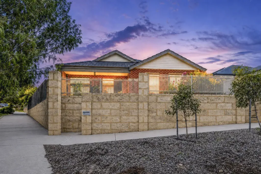 Yanchep 3房  Parkside Serenity with Stunning Gardens & Sunset Views