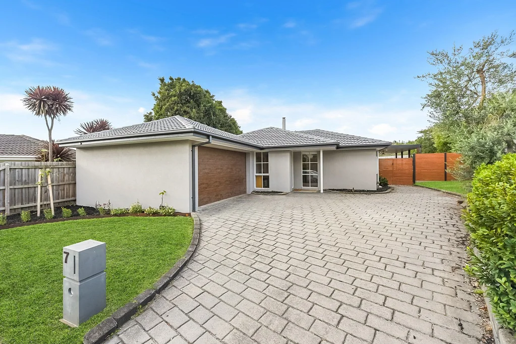 7 Pembroke Court, Berwick, VIC 3806