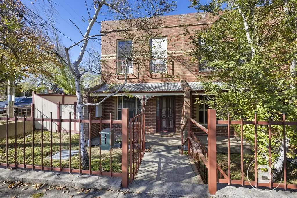 Soldiers Hill 2chambre NORTH FACING TOWNHOUSE IN A GREAT LOCATION!
