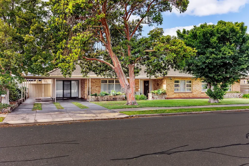 10 Crispian Street, Fulham, SA 5024