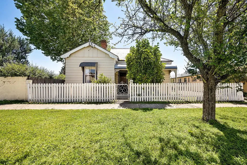 Queanbeyan 3Kwarto Classic Character In One of Queanbeyan�s Most Tightly Held Locations