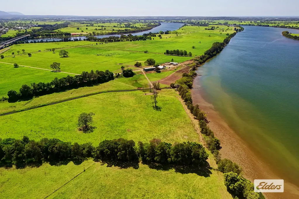 Dumaresq Island Island Living on Rich Riverfront Farmland