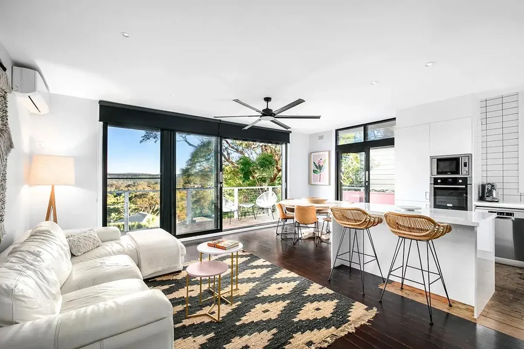Beach House with Pittwater Views