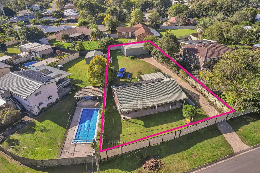 Redbank Plains 3બેડરૂમ RARE 933m² BLOCK WITH HUGE 9.2 x 6m POWERED SHED, SIDE ACCESS AND RENOVATED FAMILY HOME