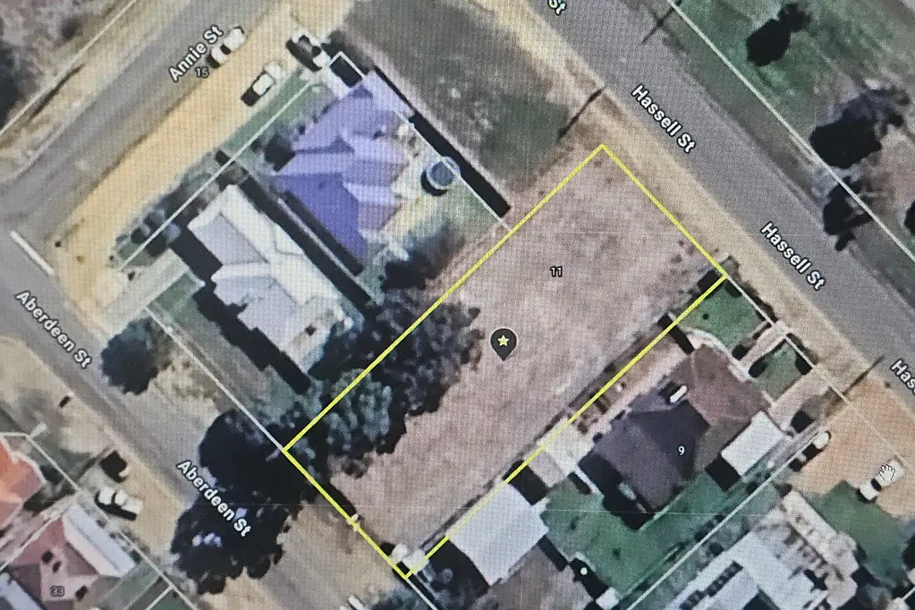 11 Hassell Street, Katanning, WA 6317