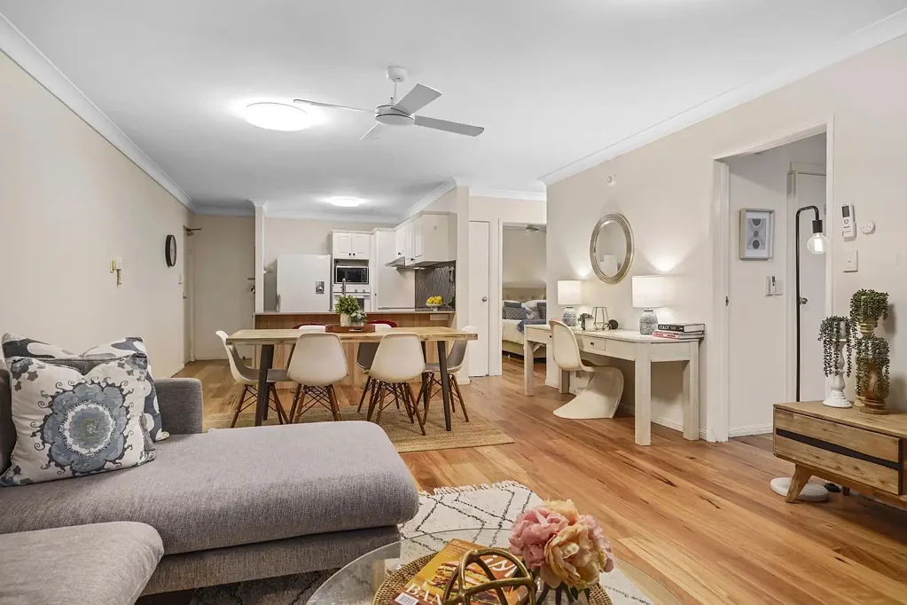 Toowong 2બેડરૂમ Rare Opportunity in Toowong | Modern 2 Bedroom Apartment with Expansive Private Courtyard! Move in Ready!