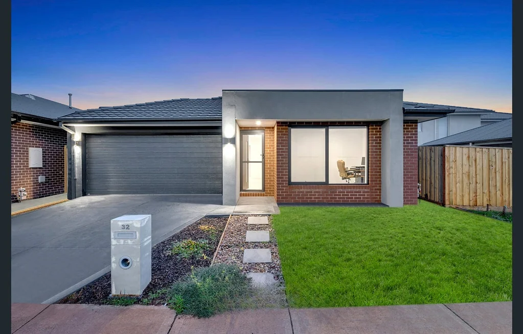 Bonnie Brook 4 Bedroom NORTH FACING HOUSE IN WOOLEA ESTATE IN BONNIERBROOK