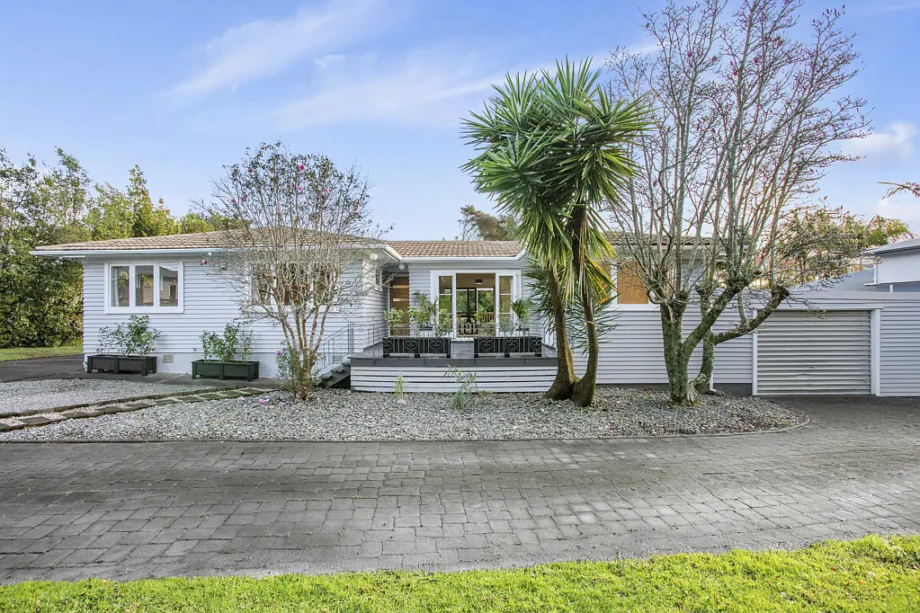 5A Bishop Street, Green Bay, Waitakere City, Auckland