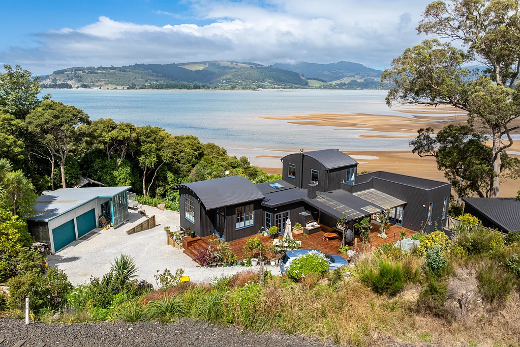 Warrington 5Kwarto Stunning Coastal Home With Income Stream