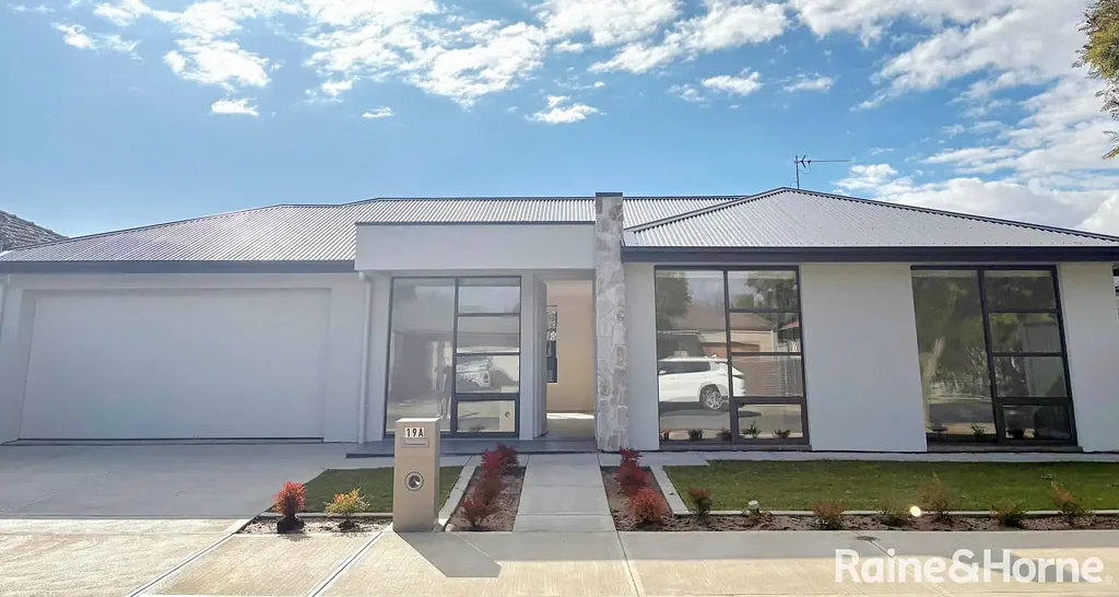Stunning  Brand New Family Home