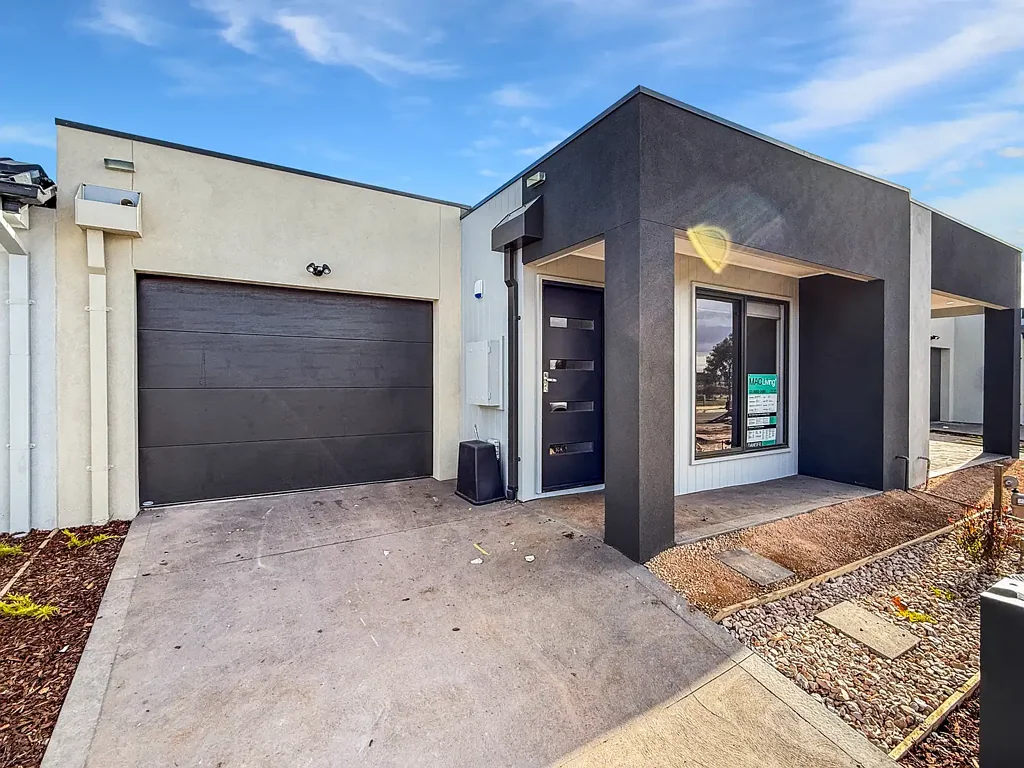 Comfortable 3-Bedroom Home in Rockbank