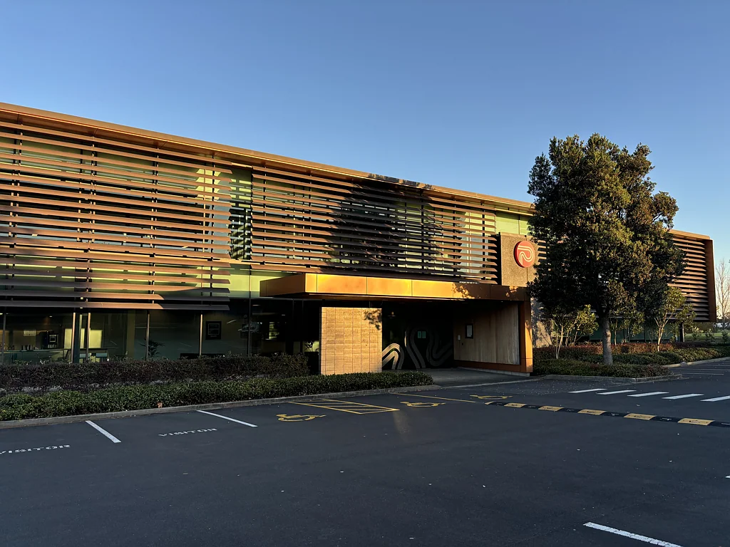 East Tamaki Modern 1,450sqm office in prime Highbrook location