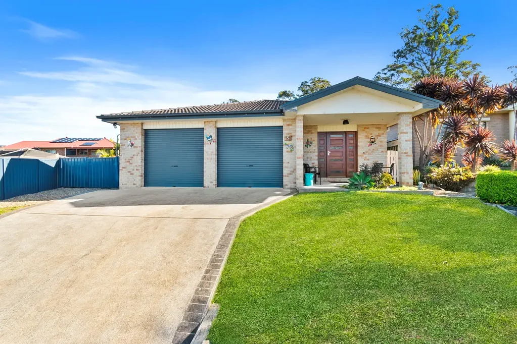5 Hartog Place, Sunshine Bay, NSW 2536