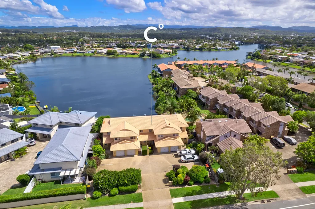 Varsity Lakes 3Habitaciones Waterfront Living with Stunning Views