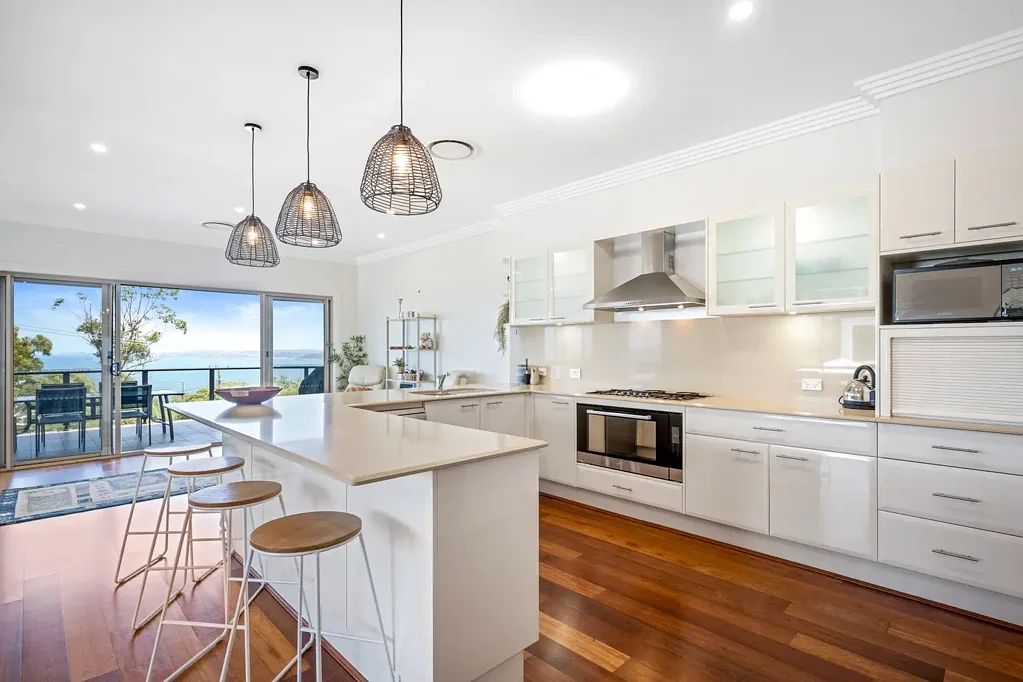 Killcare Heights 5ห้องนอน Large Family Home with Panoramic Ocean Views