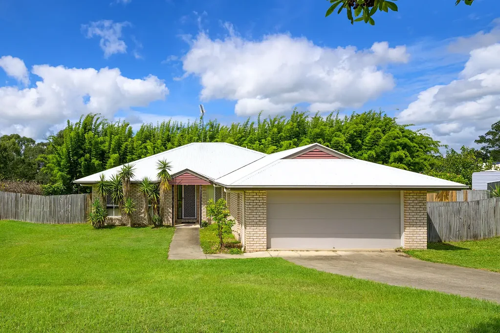 9 Eagle Hawk Drive, Southside, QLD 4570