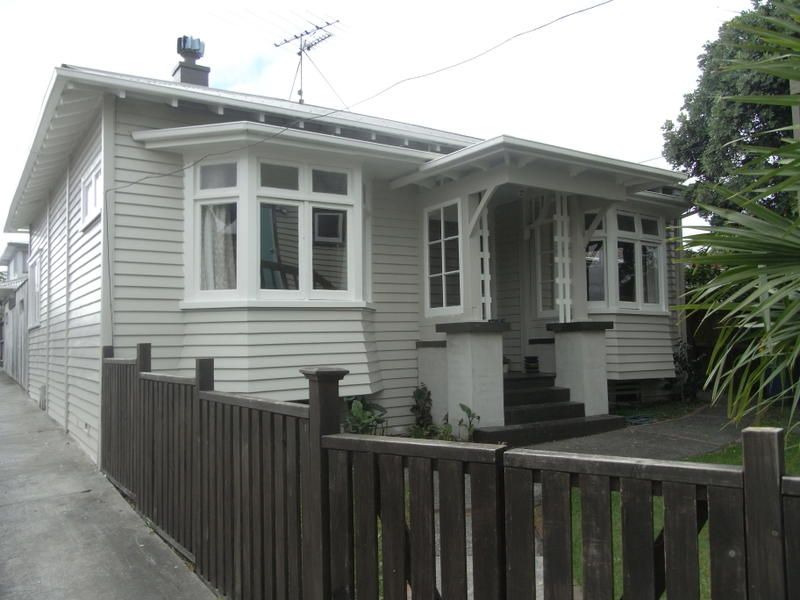 2/13 Fraser Road, Narrow Neck, Auckland - North Shore, 3 ห้องนอน, 0 ห้องน้ำ