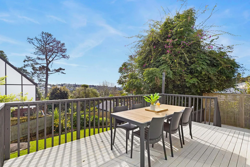 Torbay 3Moenga Privacy, Sun, and Space to Breathe