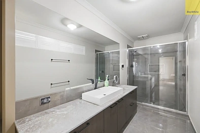10 BLAKE DR, MADDINGLEY VIC 3340, 4 ਕਮਰੇ, 2 ਬਾਥਰੂਮ, House